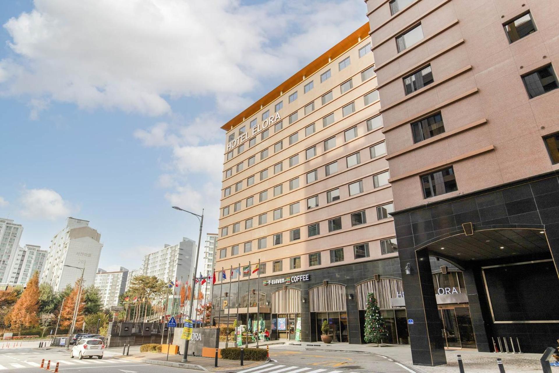 Hotel Elora ซูวอน ภายนอก รูปภาพ