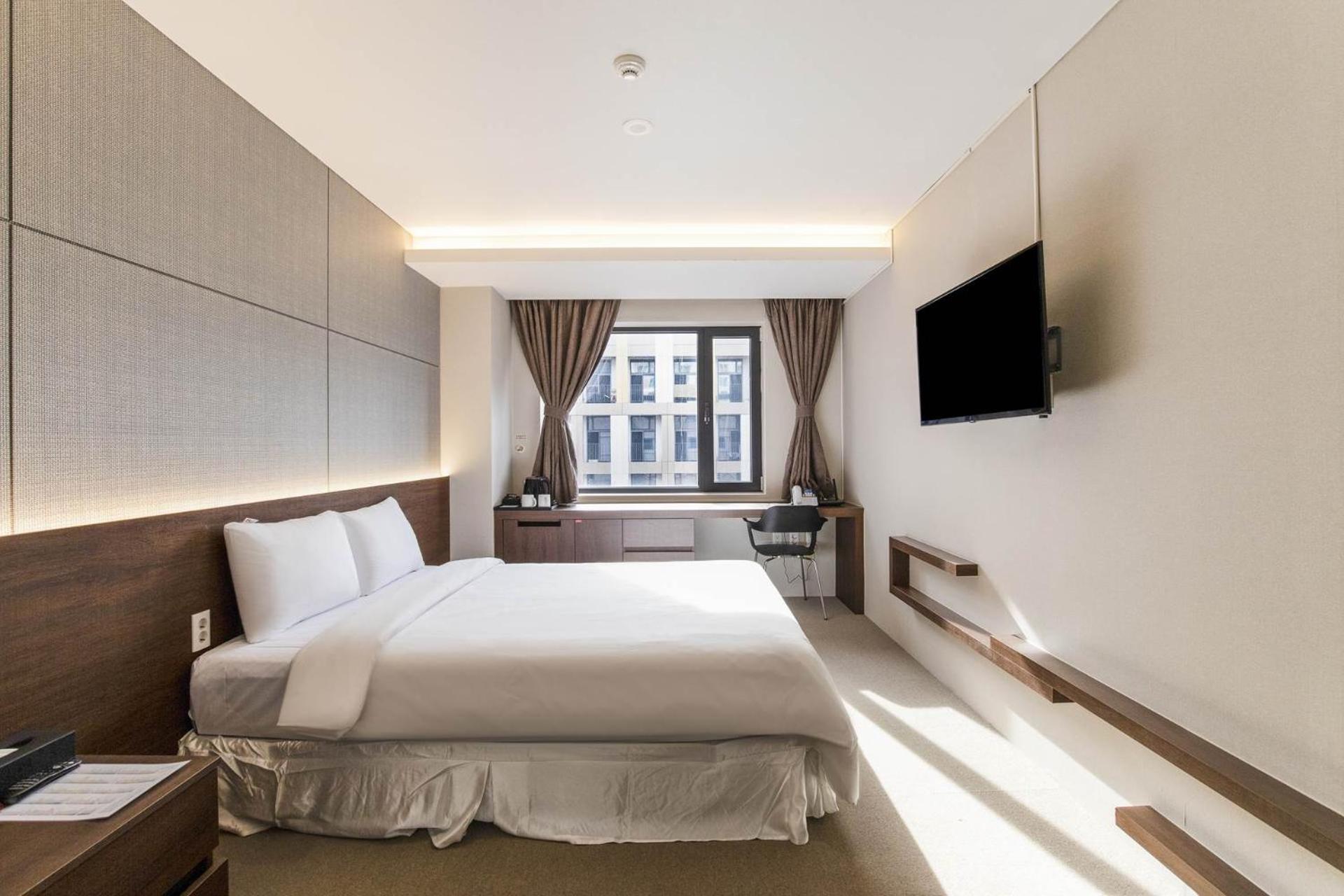 Hotel Elora ซูวอน ภายนอก รูปภาพ