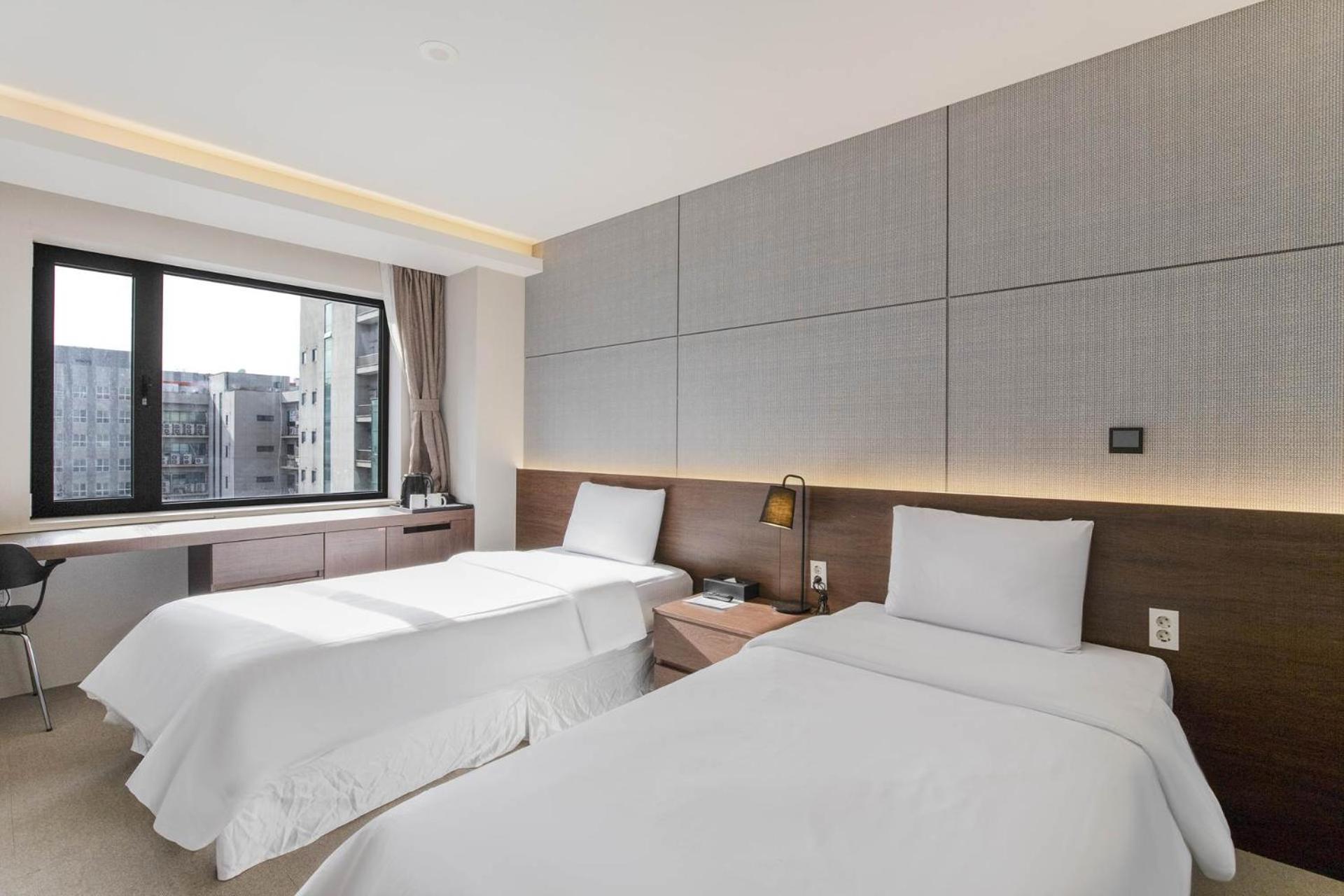 Hotel Elora ซูวอน ภายนอก รูปภาพ