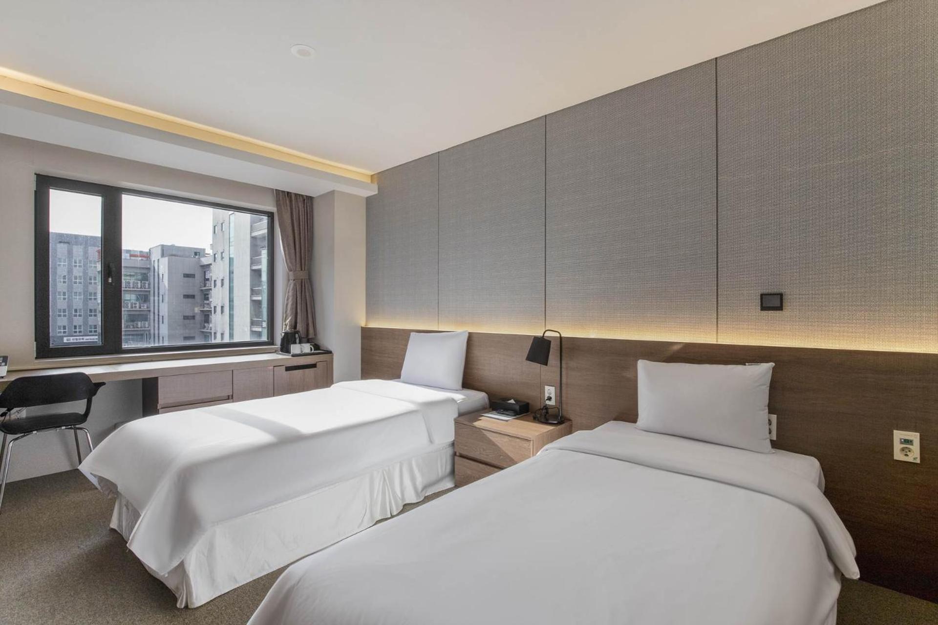 Hotel Elora ซูวอน ภายนอก รูปภาพ